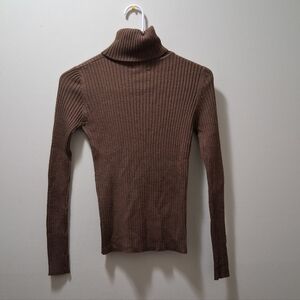 Cozy Brown Ribbed Turtleneck Sweater 🤎🍫